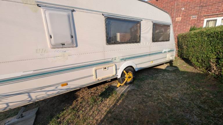 4 birth caravan 