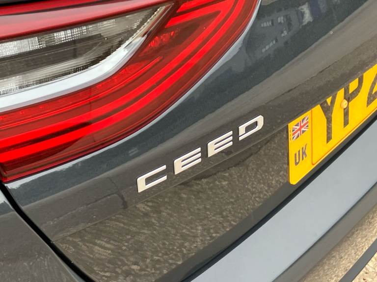 2025 Kia Ceed 1.5T GDi ISG 138 3 5dr Hatchback PETROL Manual