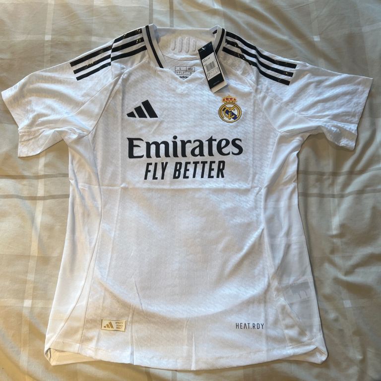 Real Madrid 24/25 Home Shirt Brand new size Large