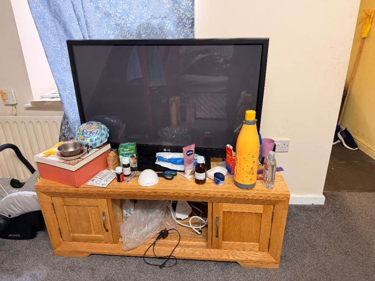LG Flat Screen TV – Good Condition, £50.00 for Sale in Bolton, Manchester