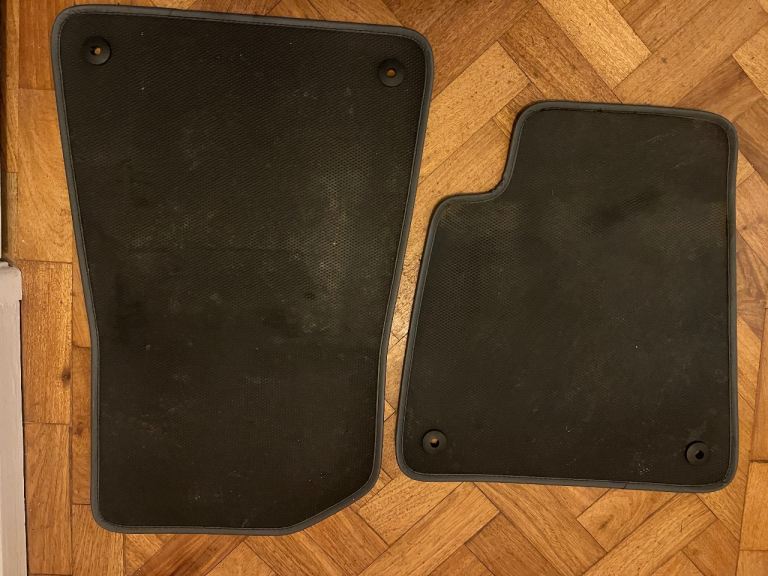 Polester 2 floor mats and boot liner (used)