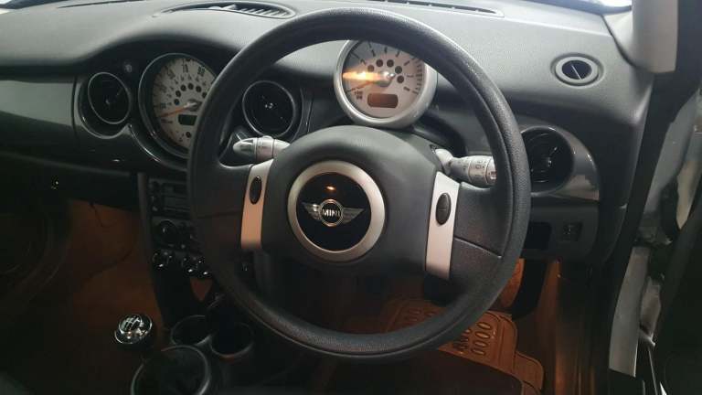 MINI 1.6 ONE * CLASSIC GENUINE 33,000 MILES* STUNNING TIMEWARP EXAMPLE*ULEZ OK