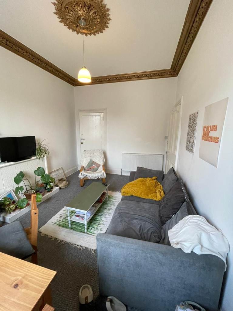 Spacious 2-Bed City Centre Apartment