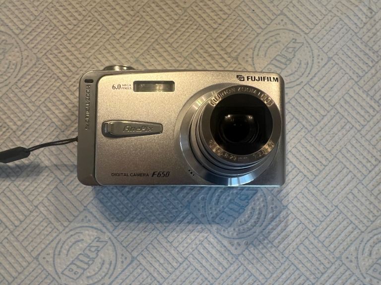 Fujifilm F650 Digital Camera