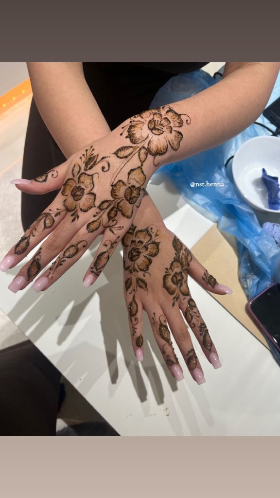 Henna Artist (@nst.henna)