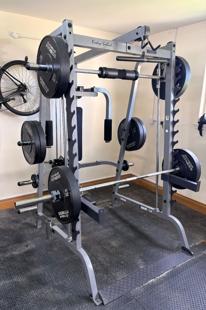 Body-Solid Smith Machine (Cable System and Pec Deck), Bench, Barbells and 160kg Plates