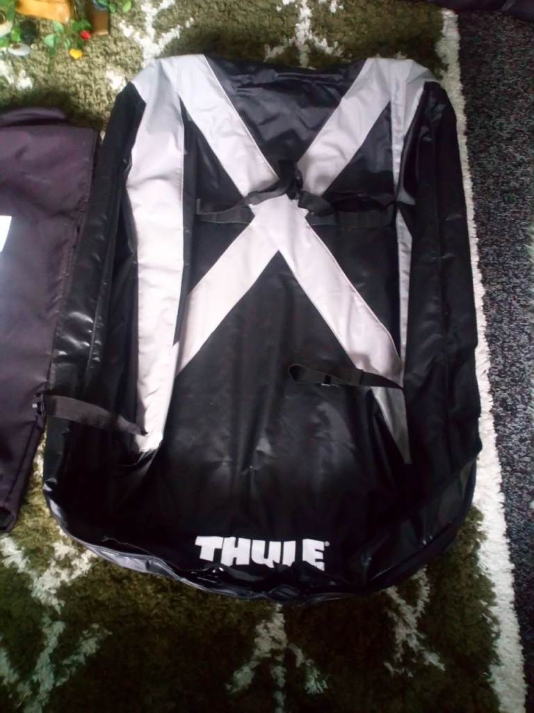 for sale Thule Ranger 90 Roof Bag  /box and is in excellent condition and is ready for use £100