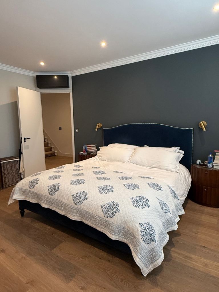 King size double bed 