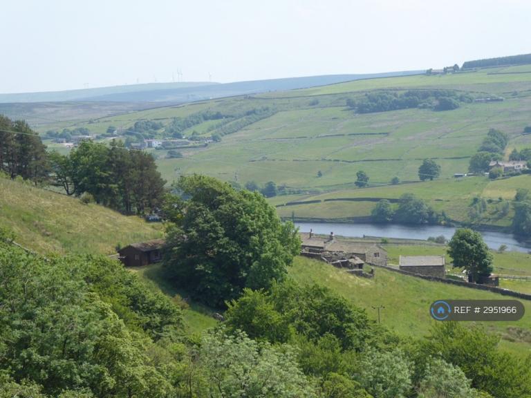 1 bedroom house in Dean Edge Road, Keighley, BD22 (1 bed) (#2951966)