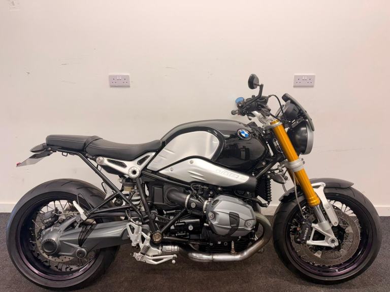 BMW R NINE T ** RIZOMA MIRRORS - AKRAPOVIC - WARRANTY ** 