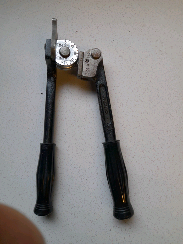 Rigid 1/4"-6mm pipe bending tool.