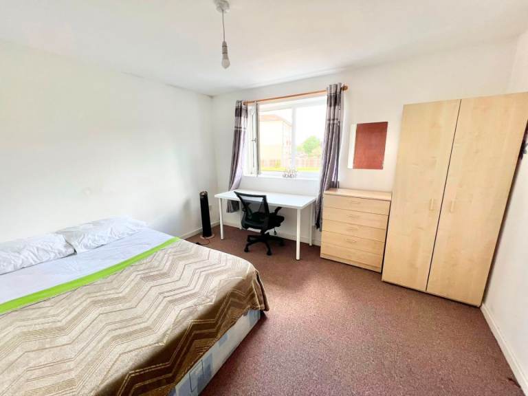 🍀Double Room – East London – E16 | All Bills Including 
