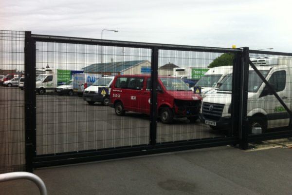 Car Parking / Storage Facility / Parking spaces / Gated Carpark / Vehicle storage / TO RENT