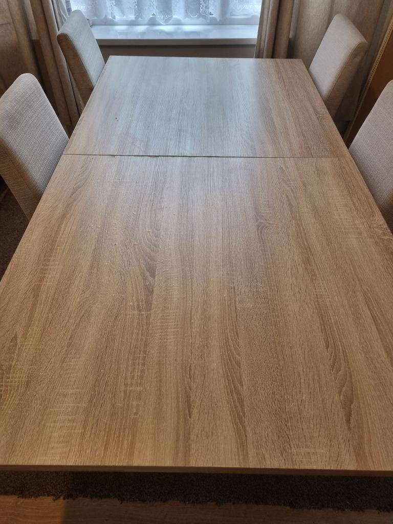 Dining Table and 4 Chairs 