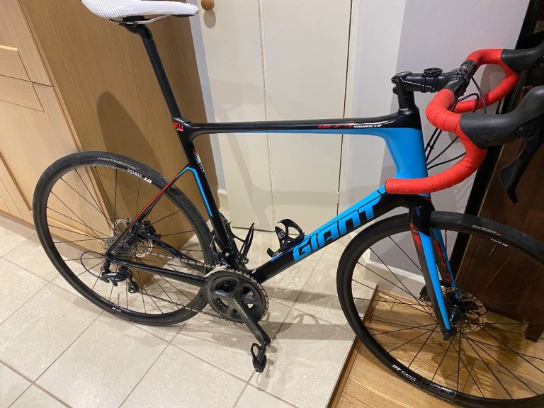Giant - Road Bike - XL Frame DEF Advanced