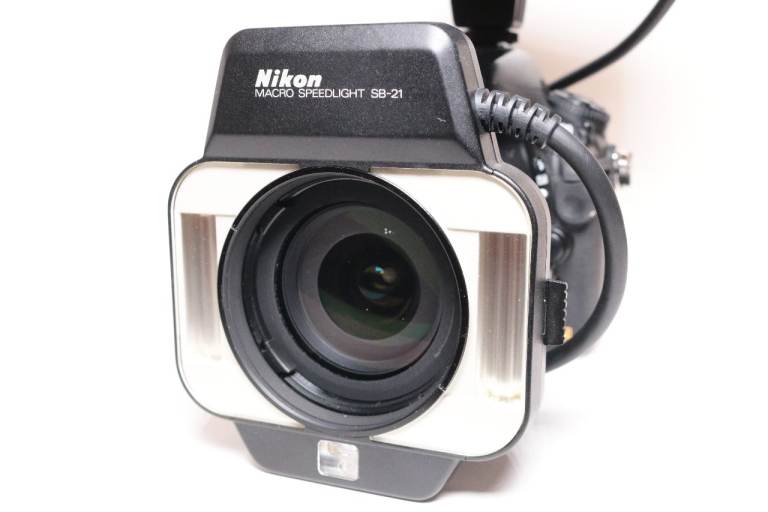 Nikon Macro Speedlight SB-21 flash with AS-14 controller with SS-17 case
