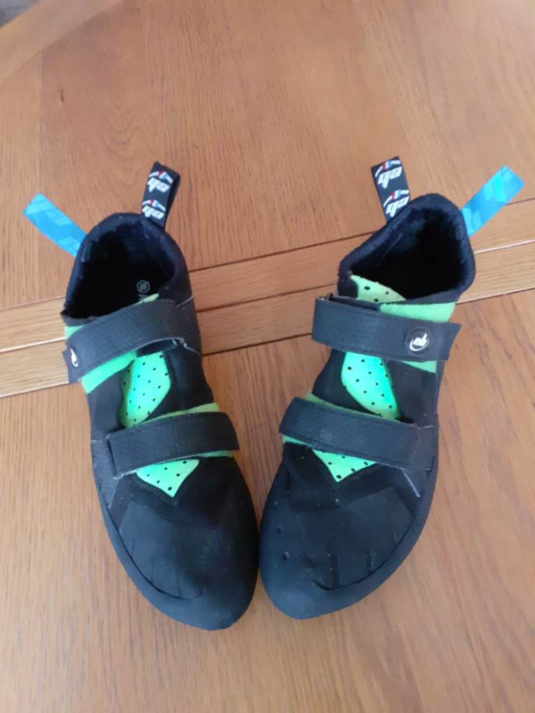E B ELECTRON CLIMBING SHOES