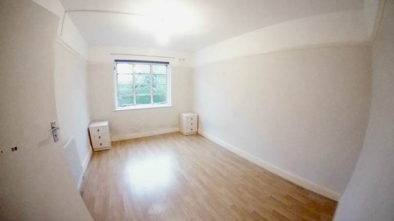 2 Bedroom Flat To Rent - Communal Gardens & Parking - Capel Gardens, Pinner, HA5 5RG