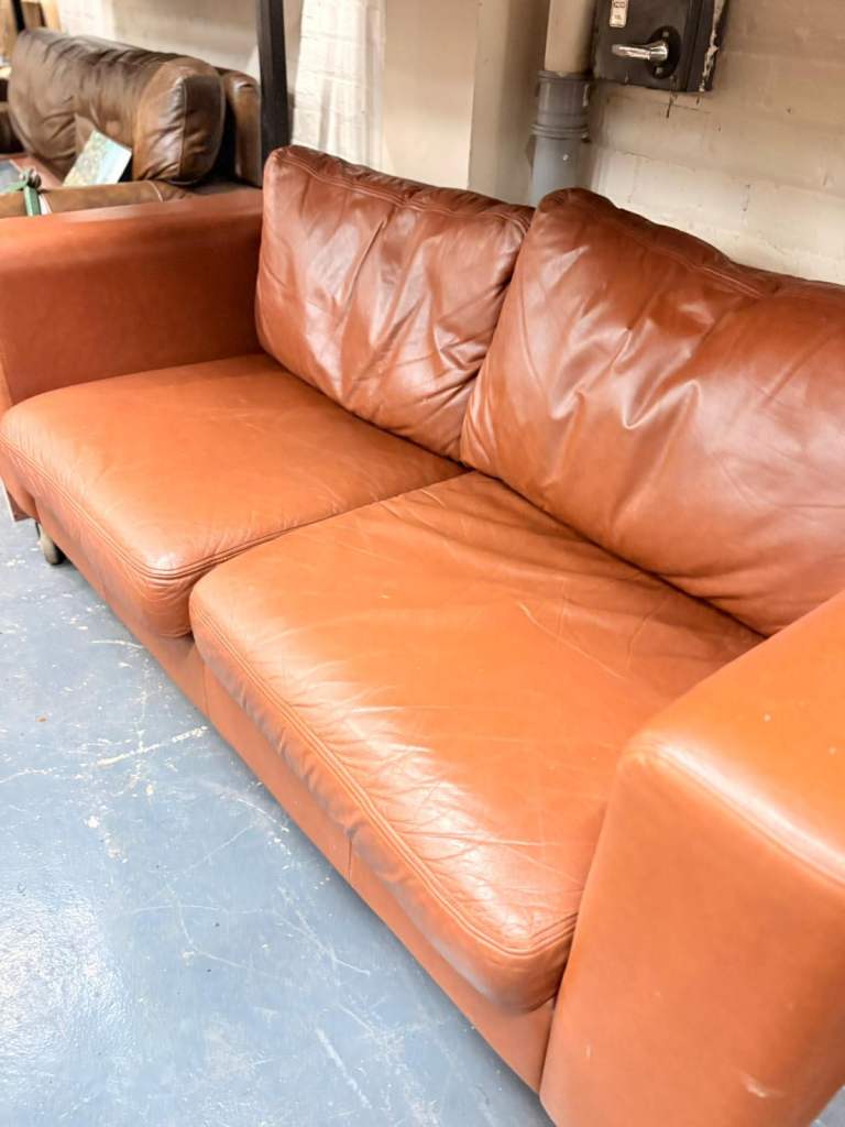  Pair of Siren Furniture Leather 2-Seater Sofas 