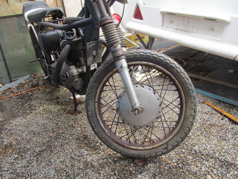 Norton Dominator 99 with wideline featherbed frame.