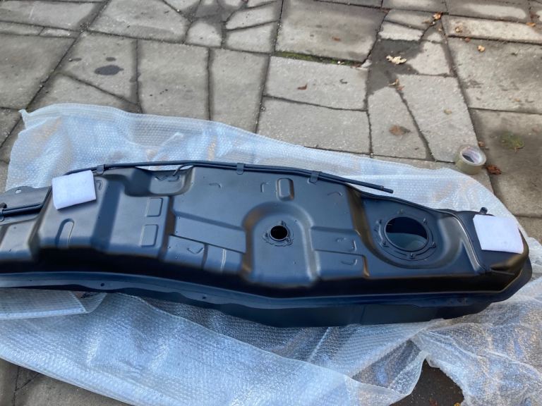 Mitsubishi shogun 3.2 diesel tank