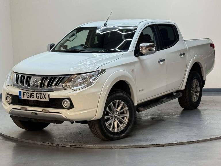 2016 Mitsubishi L200 2.4 L200 Titan Double Cab DI-D 4x4 4WD 5dr Pickup Diesel Manual