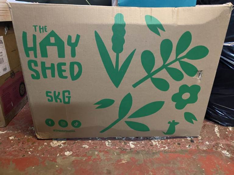 HAY SHED 5KG BOX BRAND NEW OF MEADOW HAY. I ORDERED WRONG TYPE