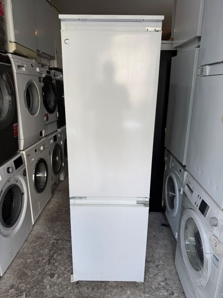 Whirlpool 70/30 Integrated CB304W Fridge Freezer – White, Good Condition