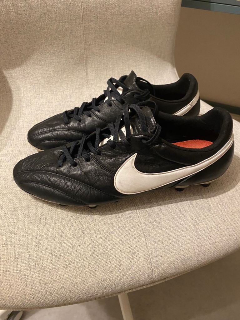 Nike Football shoes - men - size uk 9.5, EUR 44.5