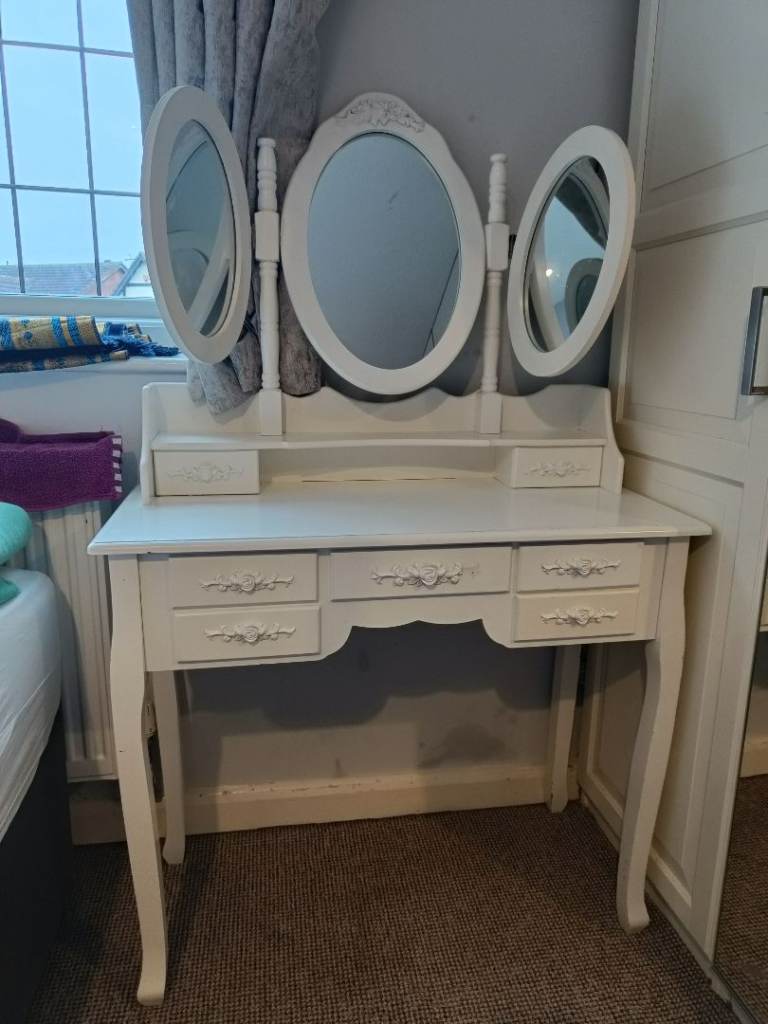 FREE dressing table