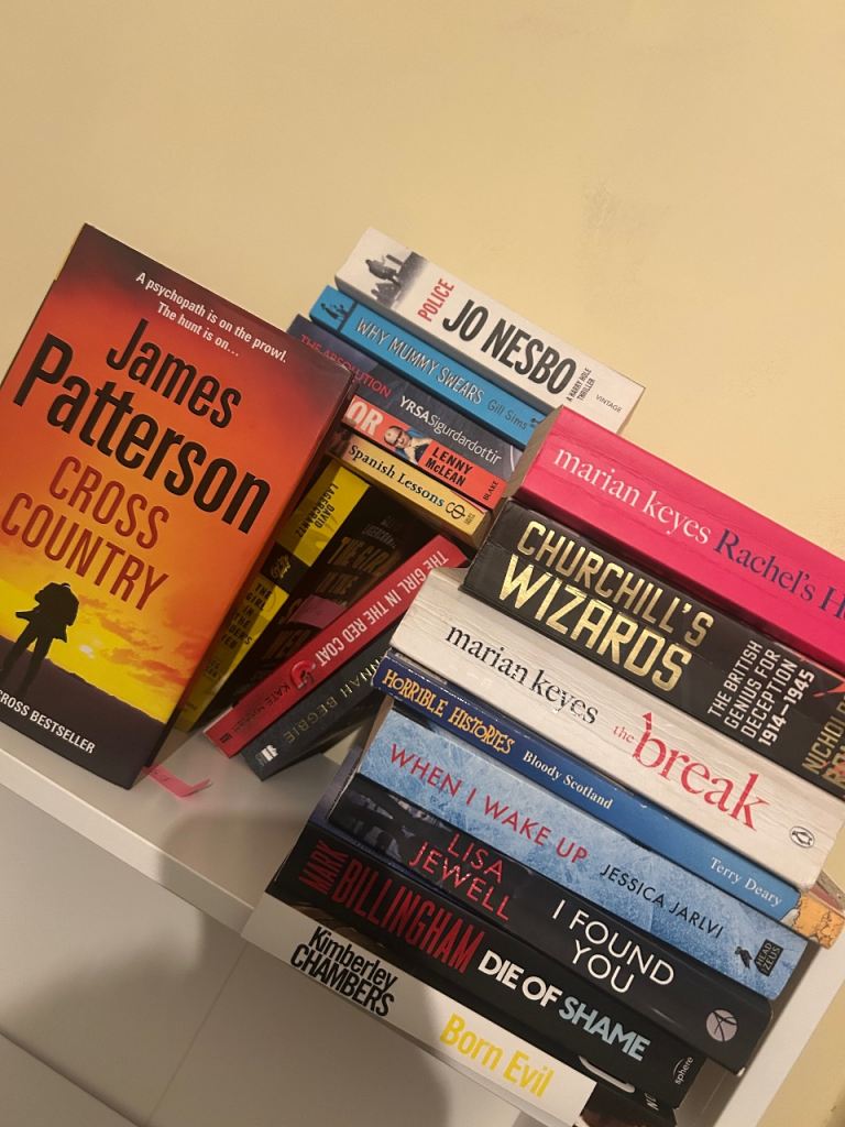 Mixed books bundle (read bio)