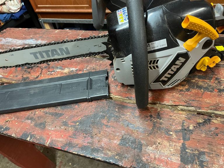 Titan 16 “ petrol chainsaw saw. Starts