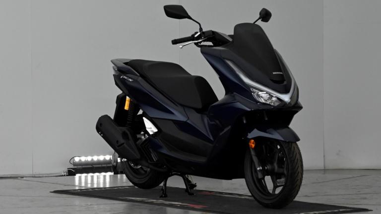 2025 Honda PCX125 125 DX CVT V-Belt Euro 5 Scooter Petrol Automatic