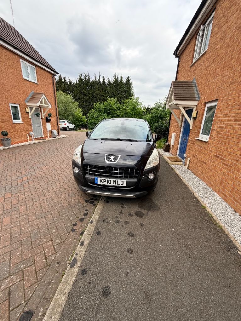 Peugeot, 3008, Hatchback, 2010, Semi-Auto, 1560 (cc), 5 doors