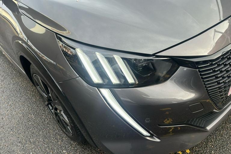  Peugeot 208 1.2 Puretech Gt Hatchback 5dr Petrol Eat Euro 6 s/s 100 Ps Petrol