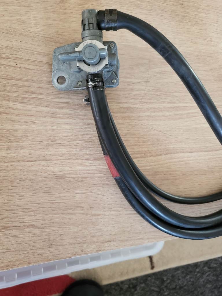 Suzuki gs500ex. Fuel tap and lines. 