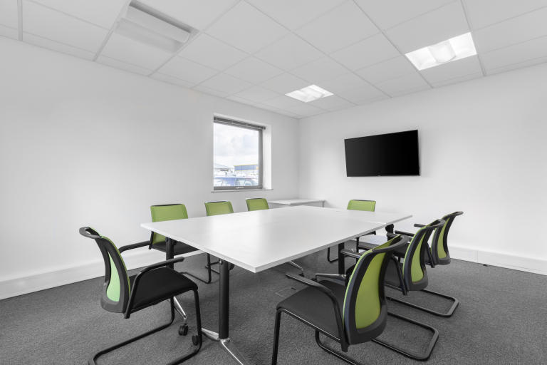 Private Office in IPSWICH IP39BF for 4 Workstations, Ready to Use