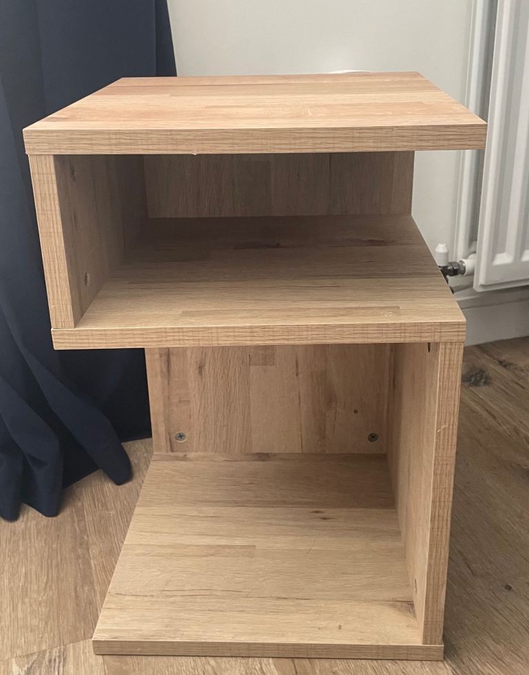 Small oak side table 