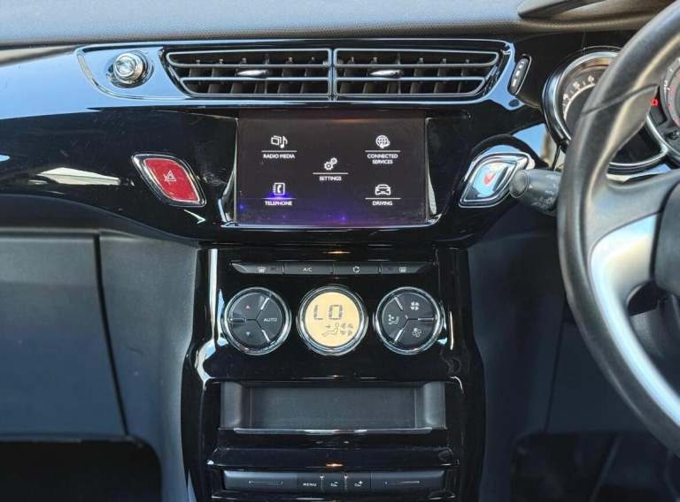 2016 DS Automobiles DS 3 1.2 PureTech Chic 3dr HATCHBACK PETROL Manual