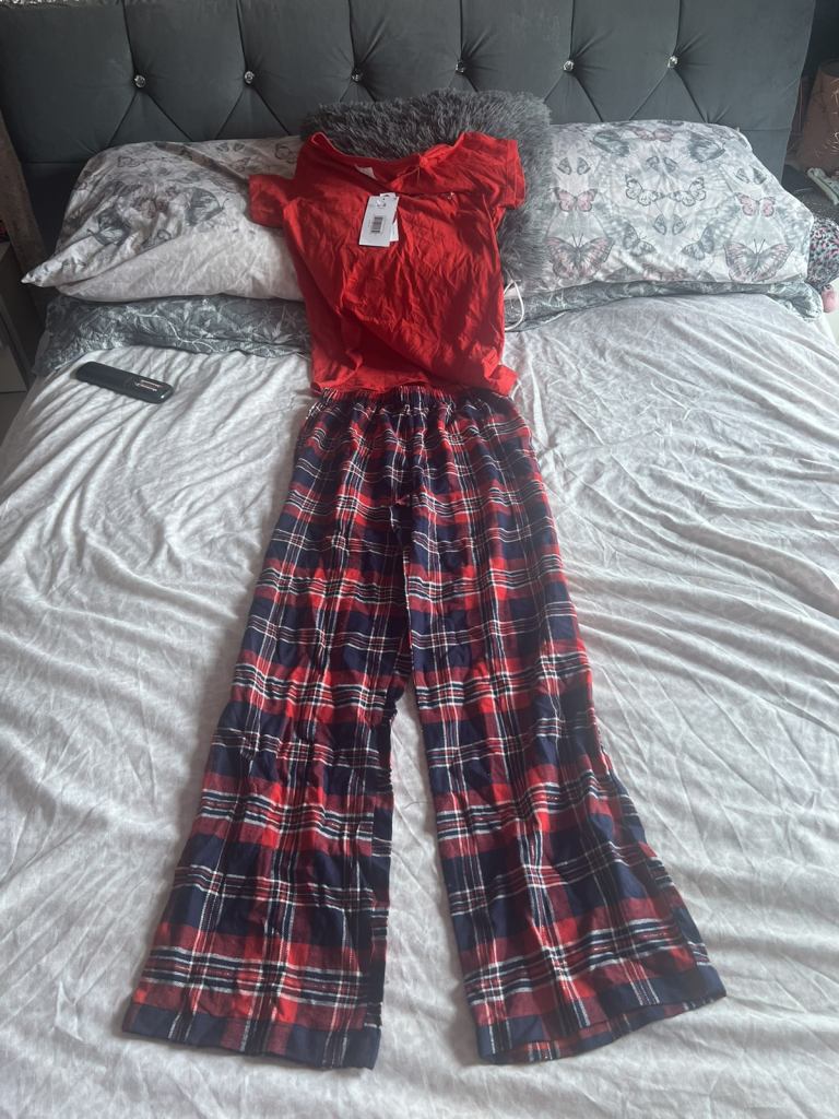 Brand new size 6-8 pjs 