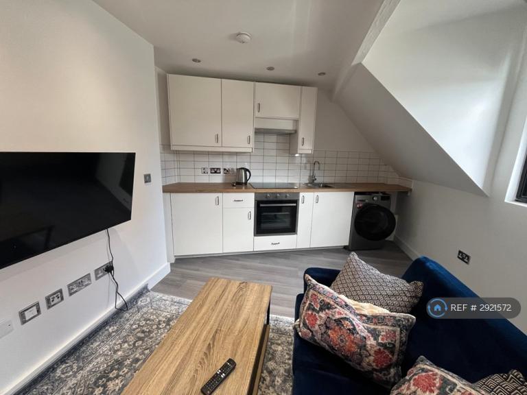 1 bedroom flat in New Briggate, Leeds, LS2 (1 bed) (#2921572)