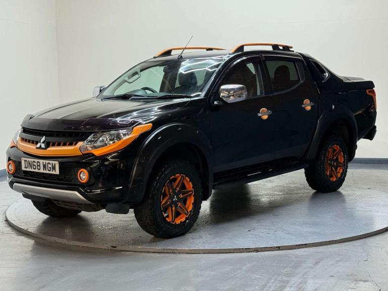 2018 Mitsubishi L200 2.4 L200 Barbarian SVP II DI-D Auto 4WD Pickup Diesel Automatic