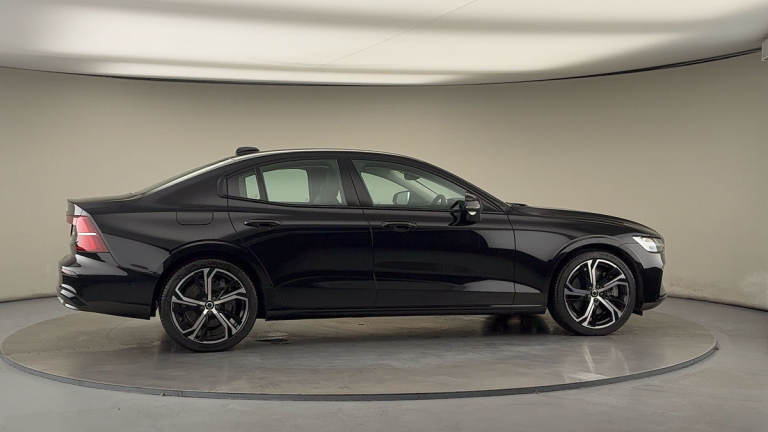 2023 Volvo S60 Plus Dark B5 (250 hp) Saloon Petrol/Electric Hybrid Automatic