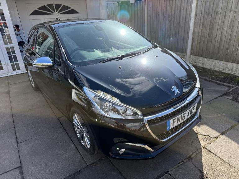 2016 PEUGEOT 208 1.2 82 PURETECH ALLURE IN STUNNING BEAUTIFUL BLACK LOW MILES 14620 1 PREVIOUS OWNER