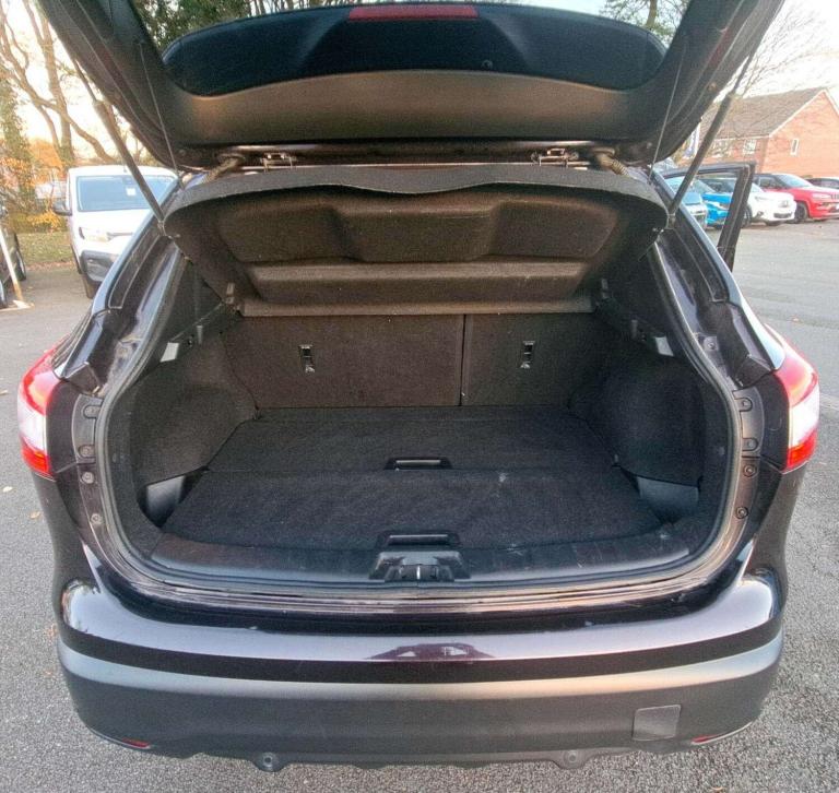 2016 Nissan Qashqai 1.5 dCi N-Connecta 5dr HATCHBACK Diesel Manual