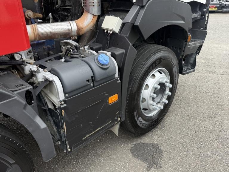 2022 RENAULT K440 8X4 32T TIPPER
