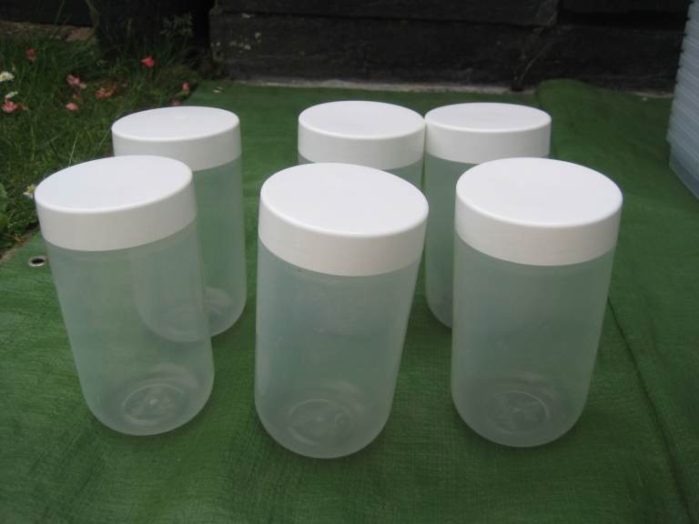 6 Plastic Screw-Lid Food Storage Jars: 6 for £2.00
