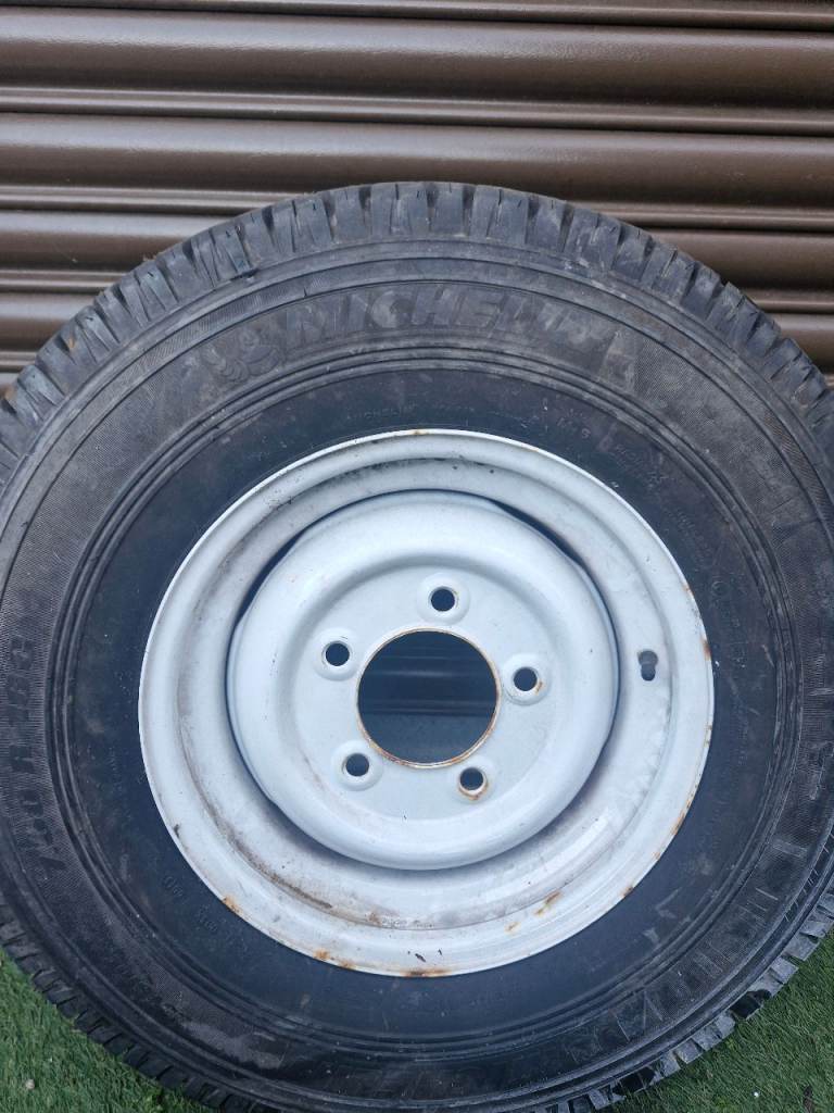 Landrover defender 90 wheel