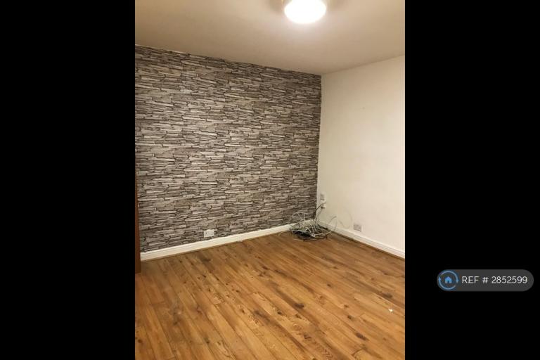 1 bedroom flat in Otley Road, Bradford, BD2 (1 bed) (#2852599)