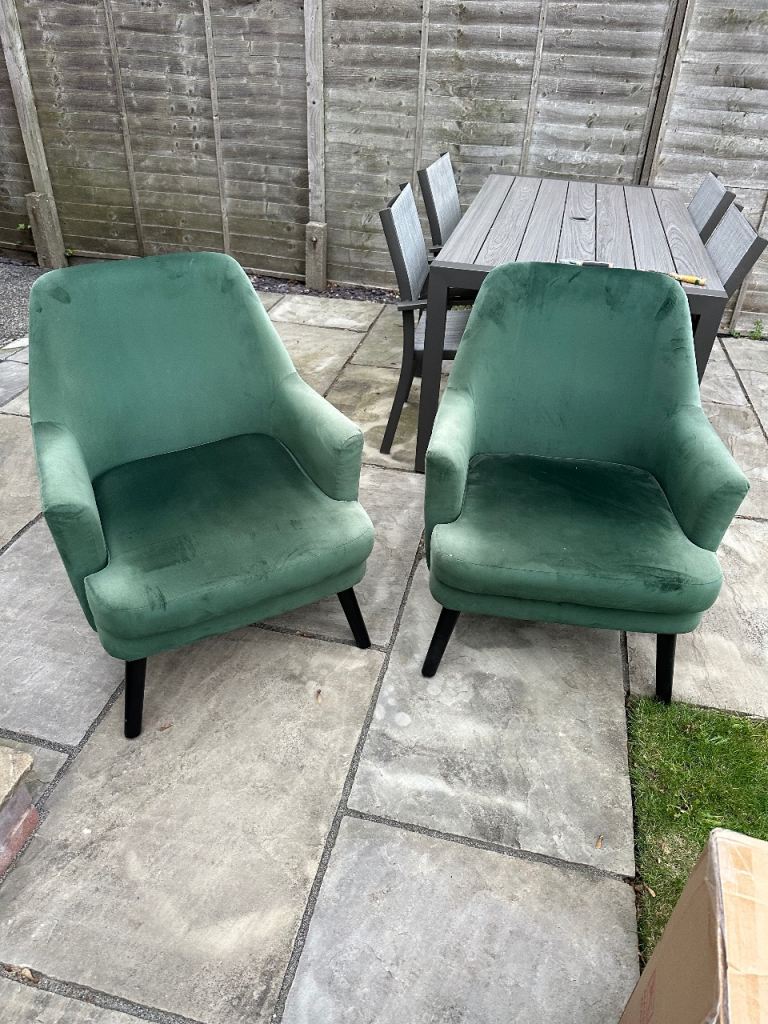 Chairs x 2 in green velvet chairs in excellent condition 